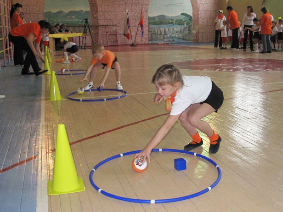 Челночный бег (детские игры)